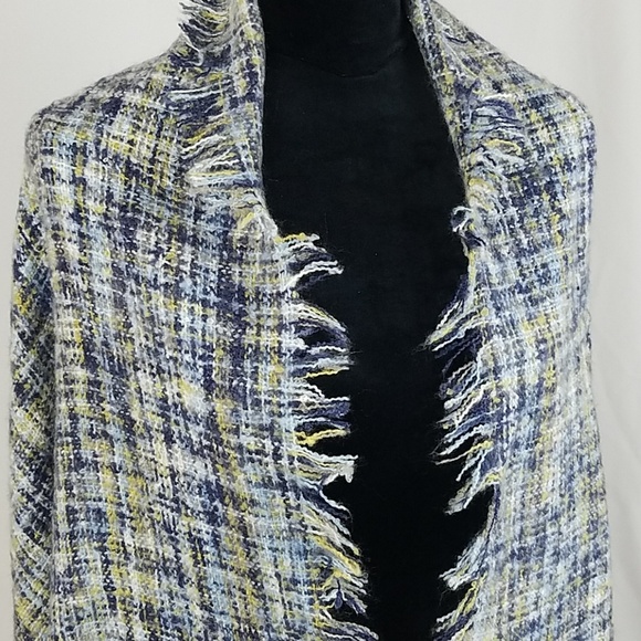 Women shawl fringe soft wrap scarf - Picture 2 of 4
